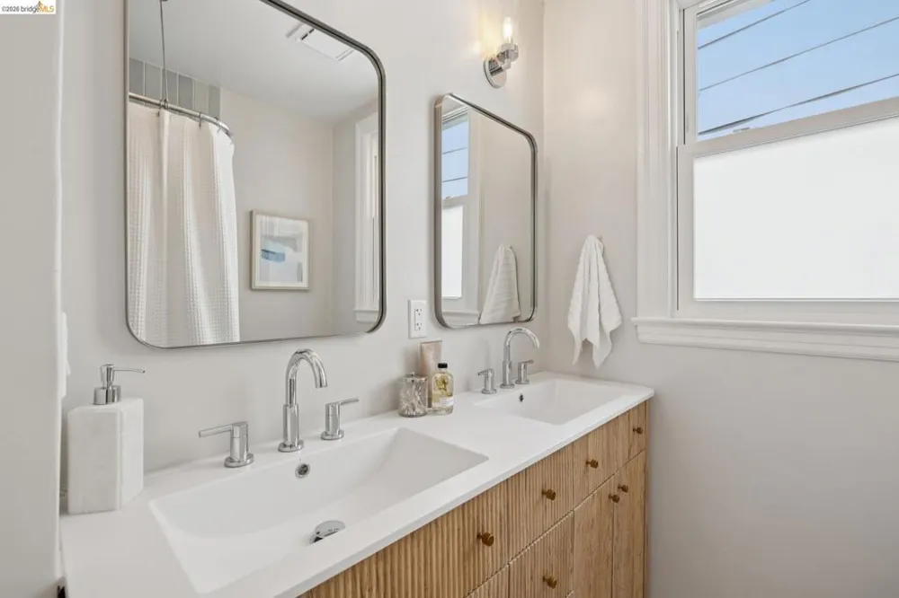 318 Arlington Ave. Kensington, CA 94707