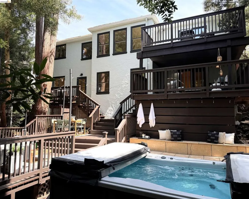 318 Arlington Ave. Kensington, CA 94707