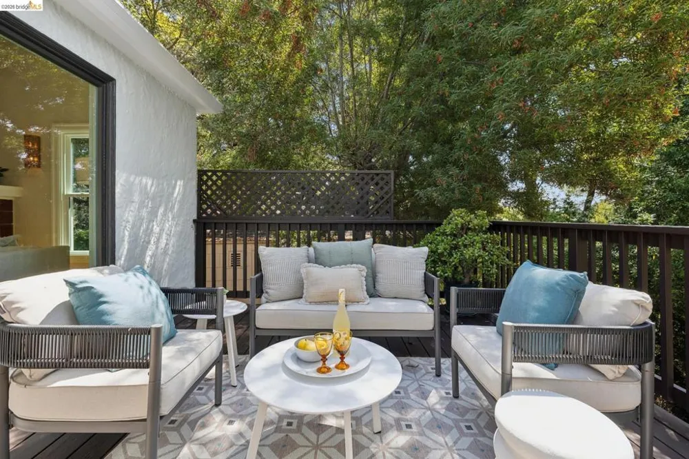 318 Arlington Ave. Kensington, CA 94707