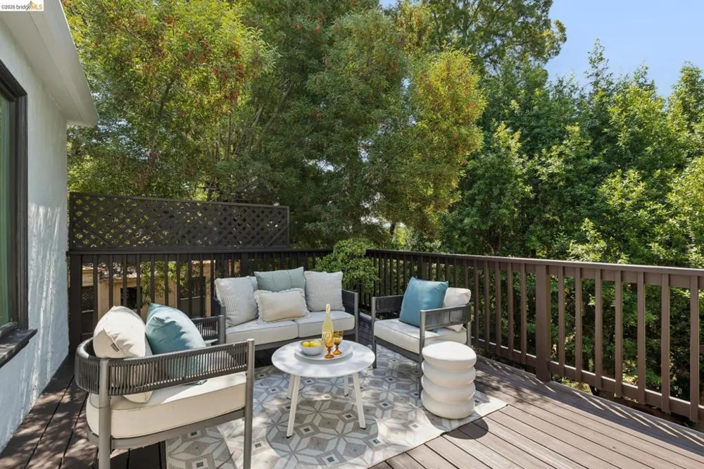 318 Arlington Ave. Kensington, CA 94707