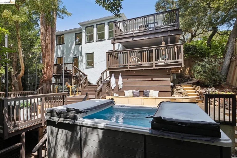318 Arlington Ave. Kensington, CA 94707