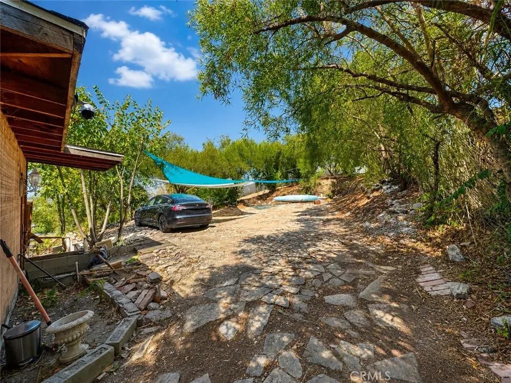 18037 La Puente La Puente, CA 91744