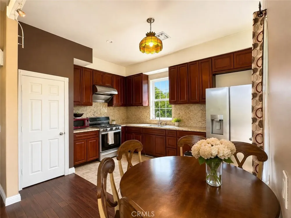 18037 La Puente La Puente, CA 91744