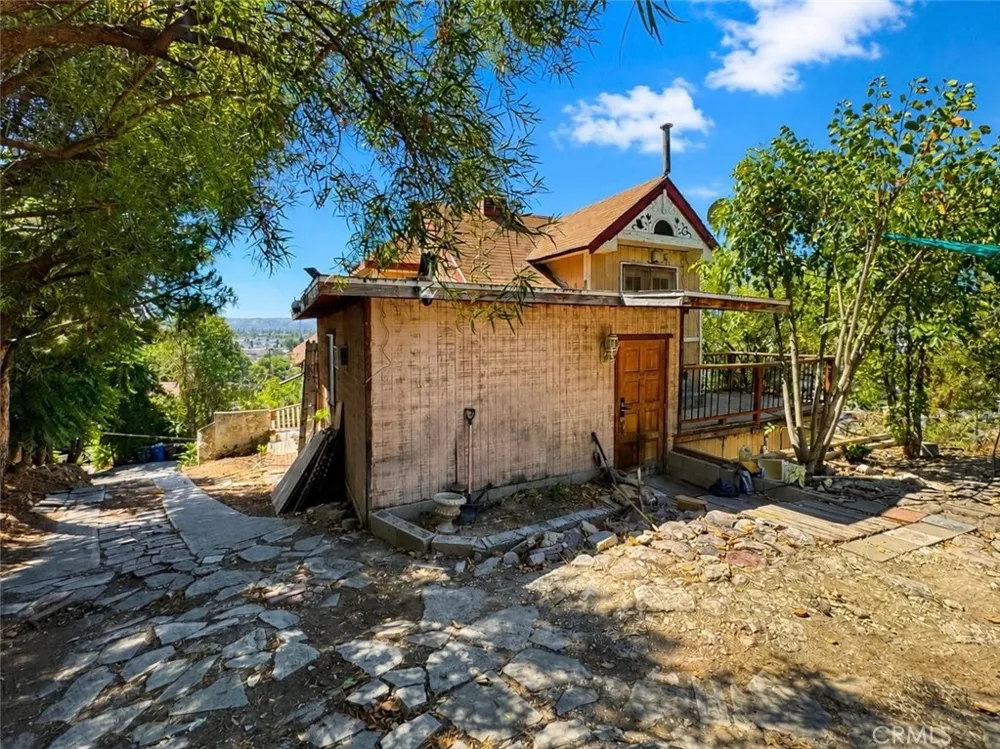 18037 La Puente La Puente, CA 91744