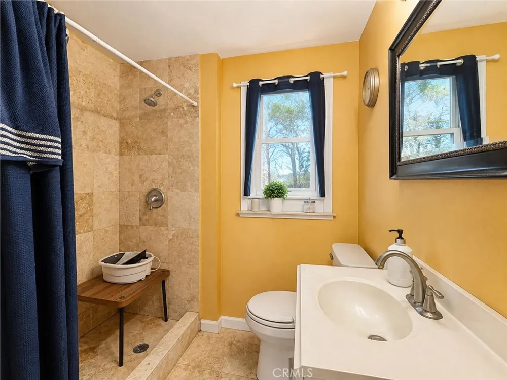 18037 La Puente La Puente, CA 91744