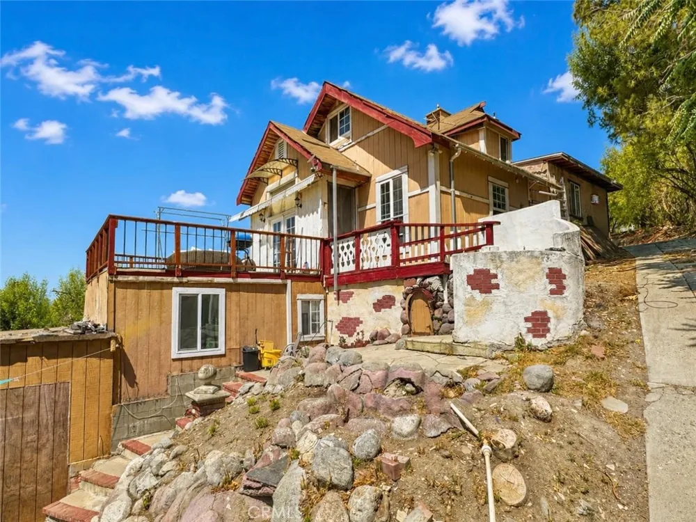 18037 La Puente La Puente, CA 91744