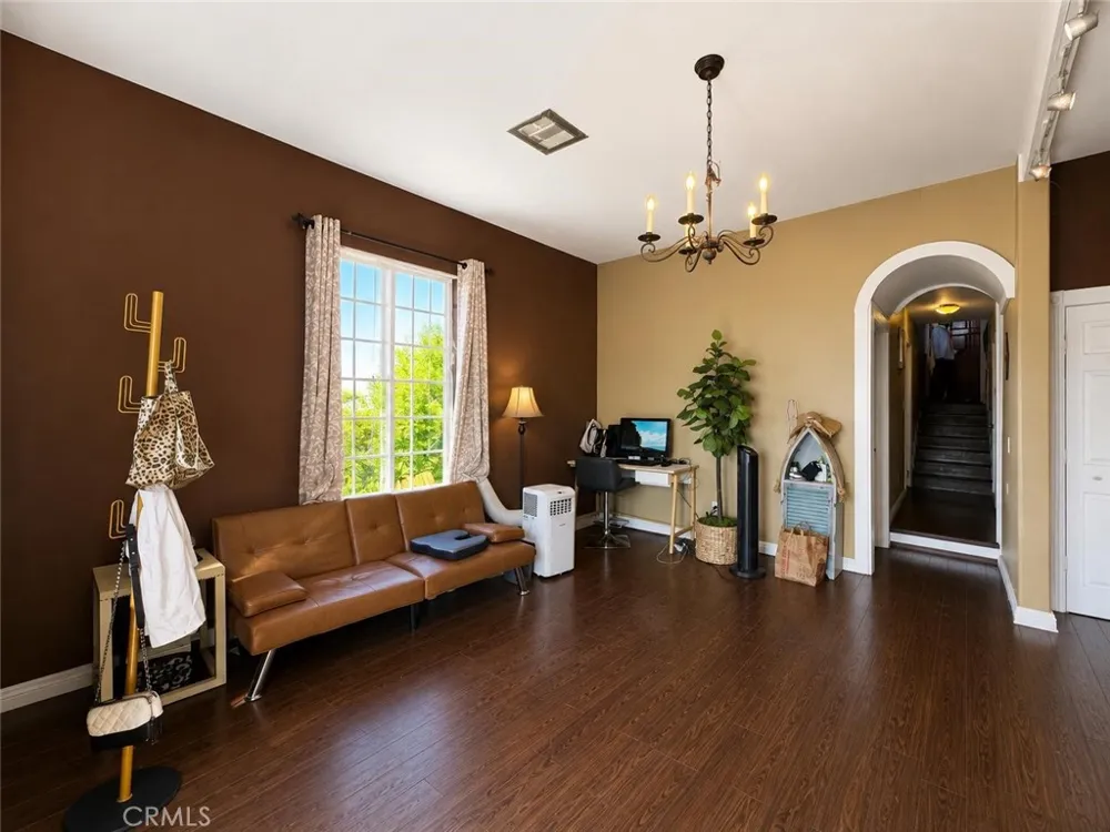 18037 La Puente La Puente, CA 91744