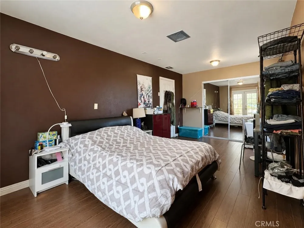 18037 La Puente La Puente, CA 91744