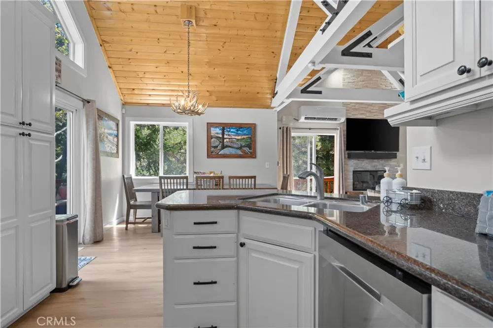 43360 Shasta Rd Big Bear Lake, CA 92315