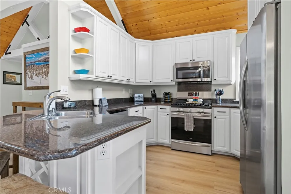 43360 Shasta Rd Big Bear Lake, CA 92315
