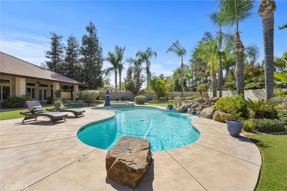 12614 Clay Creek Court Bakersfield, CA 93312