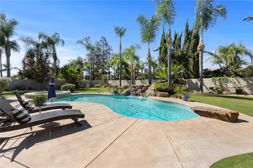 12614 Clay Creek Court Bakersfield, CA 93312