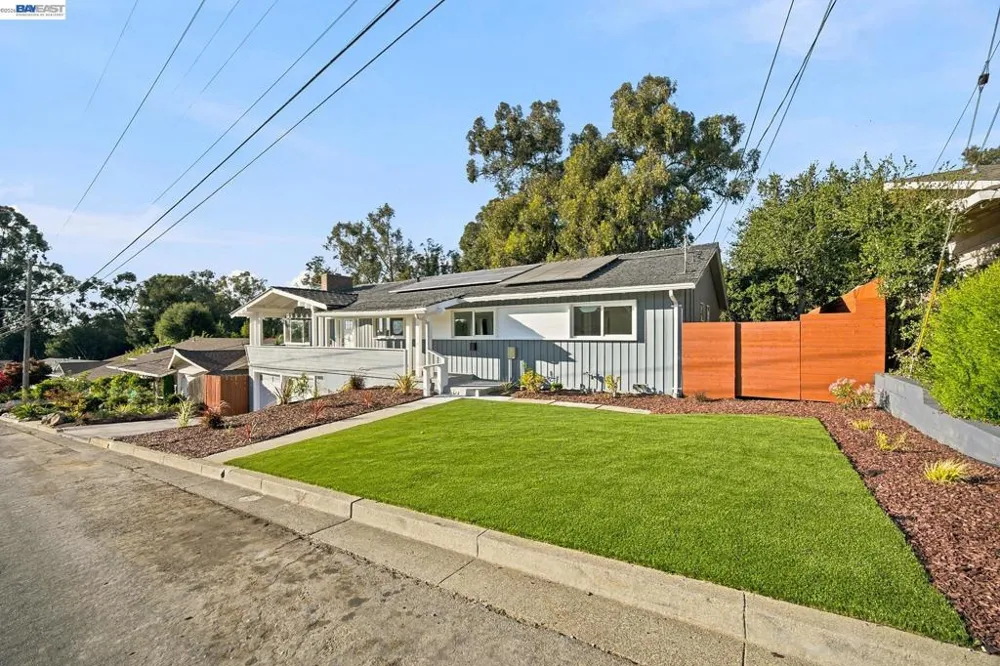 2500 Lancaster Ct Hayward, CA 94542