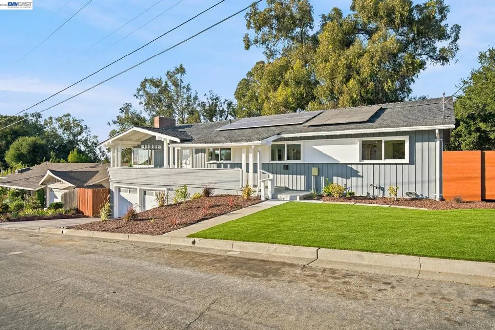 2500 Lancaster Ct Hayward, CA 94542