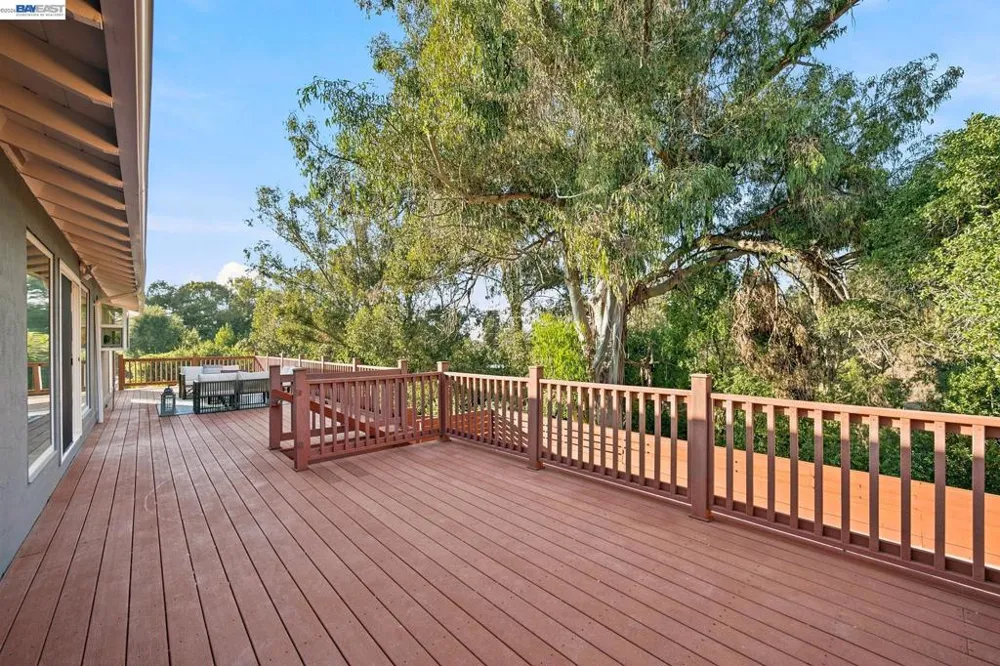 2500 Lancaster Ct Hayward, CA 94542