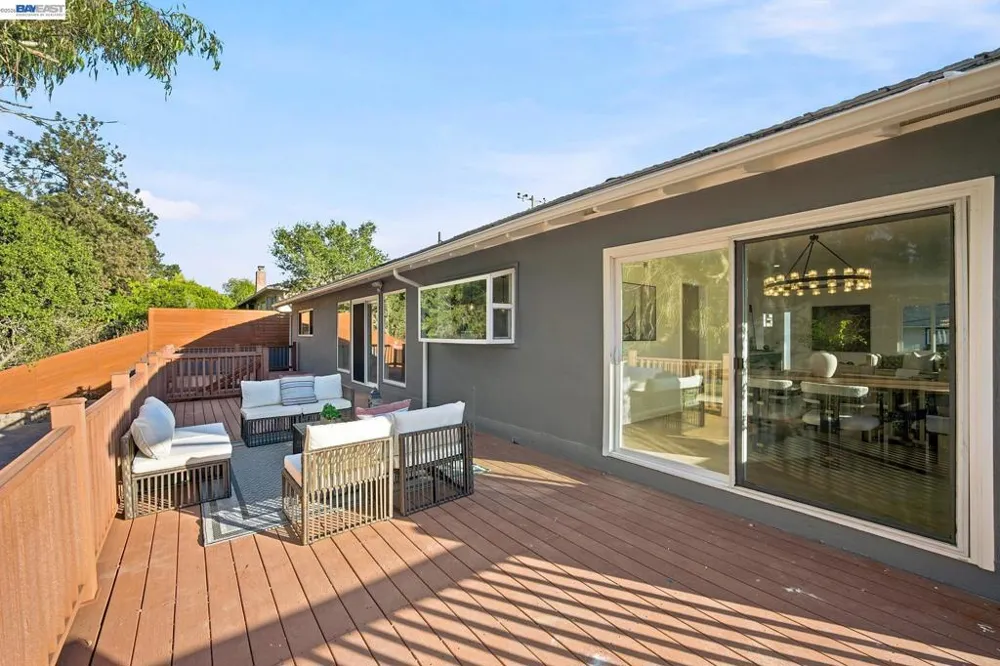 2500 Lancaster Ct Hayward, CA 94542