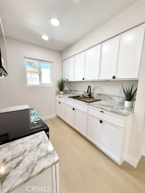 1707 Normandy #D Santa Ana, CA 92705