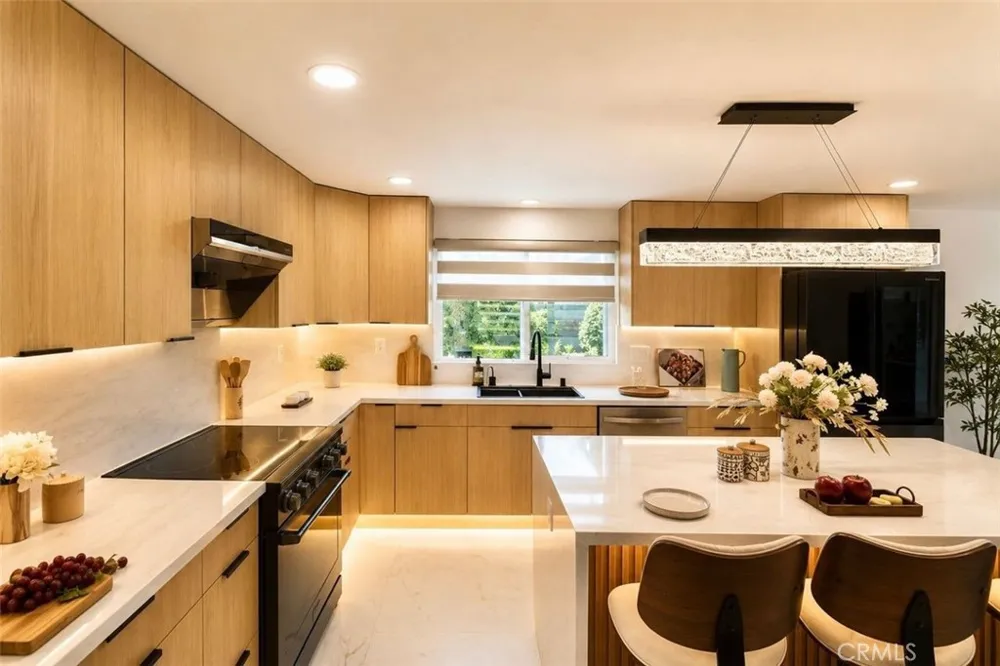 9444 La Estrella Ave Fountain Valley, CA 92708