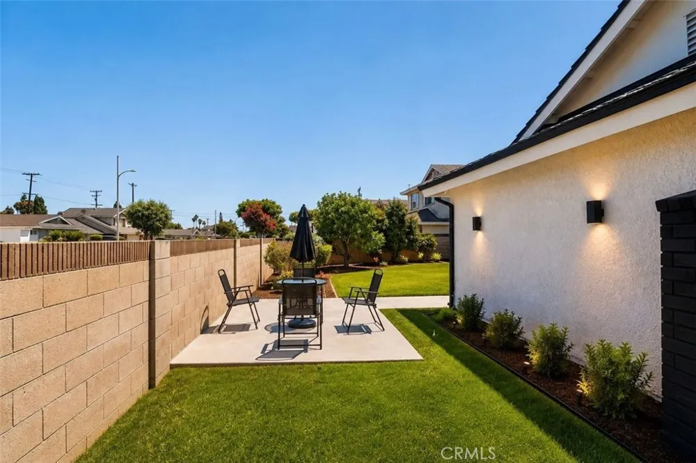9444 La Estrella Ave Fountain Valley, CA 92708