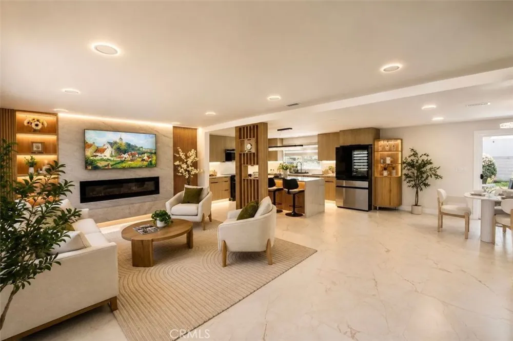 9444 La Estrella Ave Fountain Valley, CA 92708
