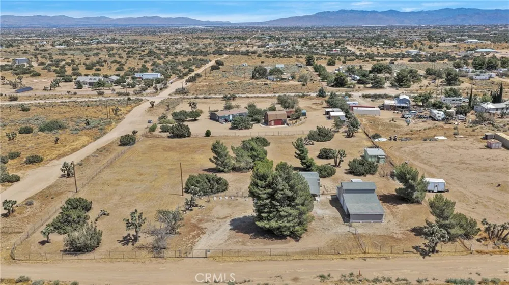 9283 Atsina Phelan, CA 92371
