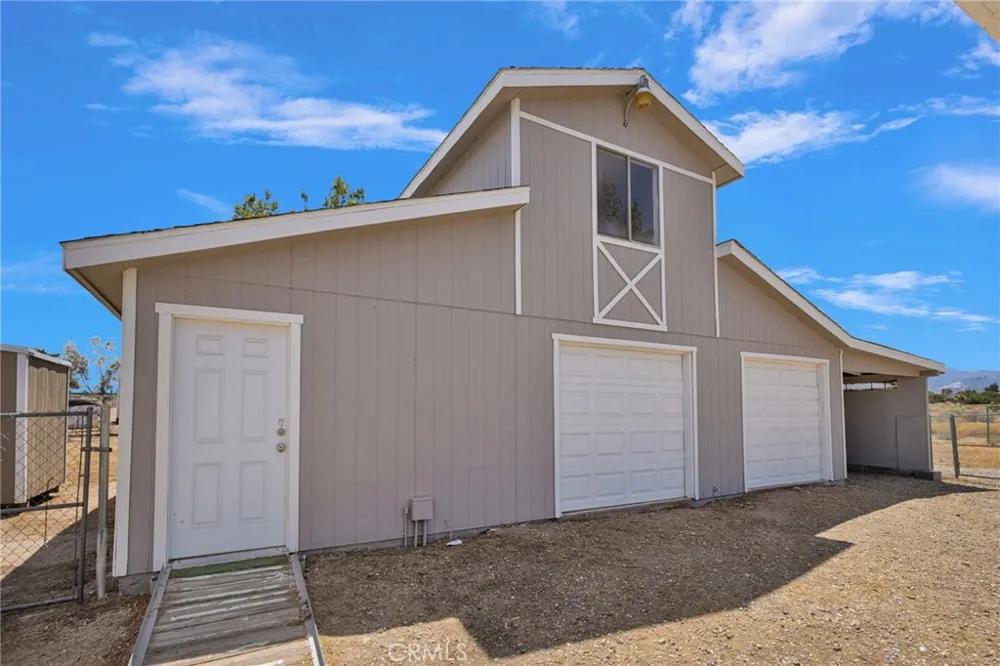 9283 Atsina Phelan, CA 92371