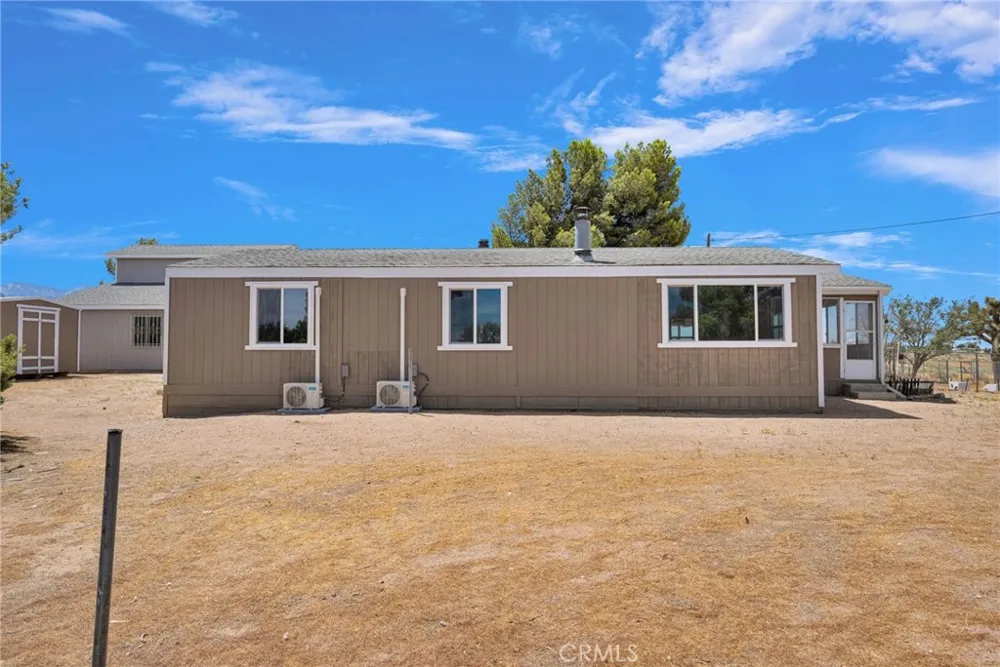 9283 Atsina Phelan, CA 92371