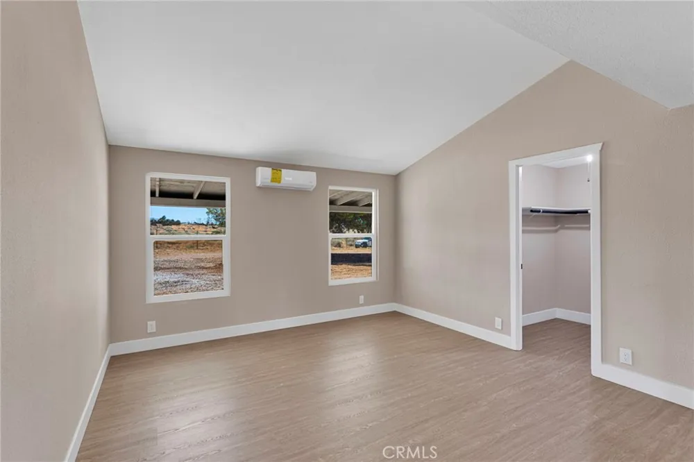 9283 Atsina Phelan, CA 92371