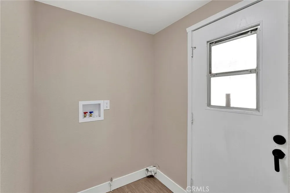 9283 Atsina Phelan, CA 92371