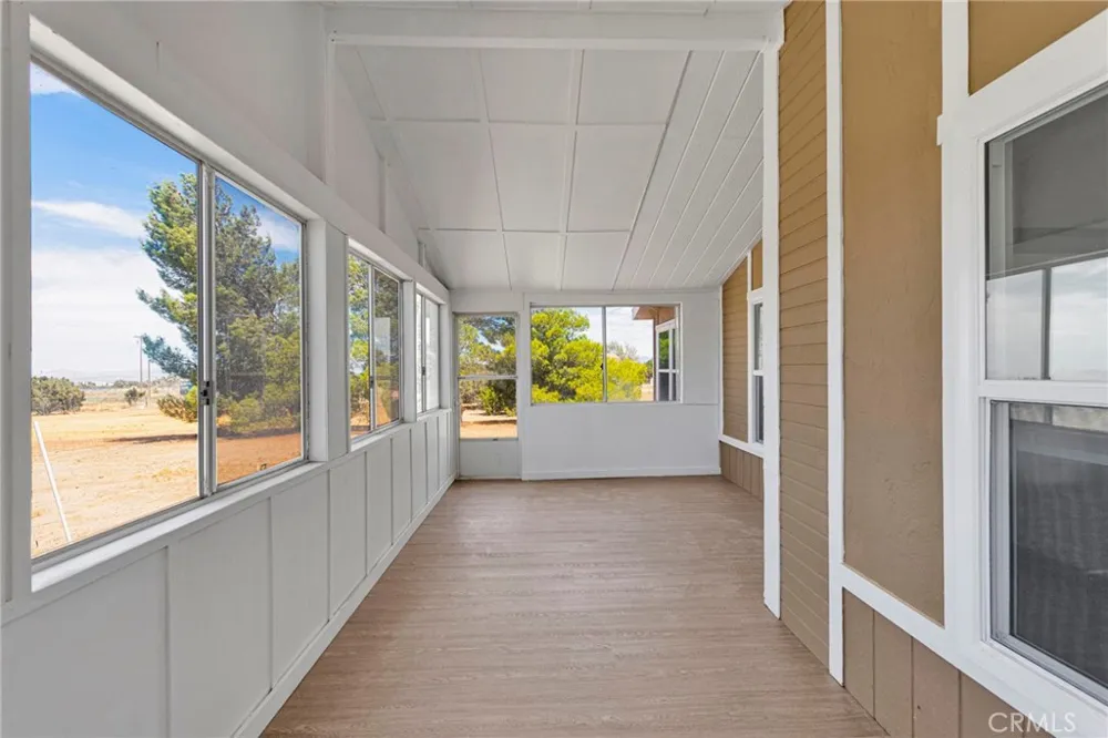 9283 Atsina Phelan, CA 92371
