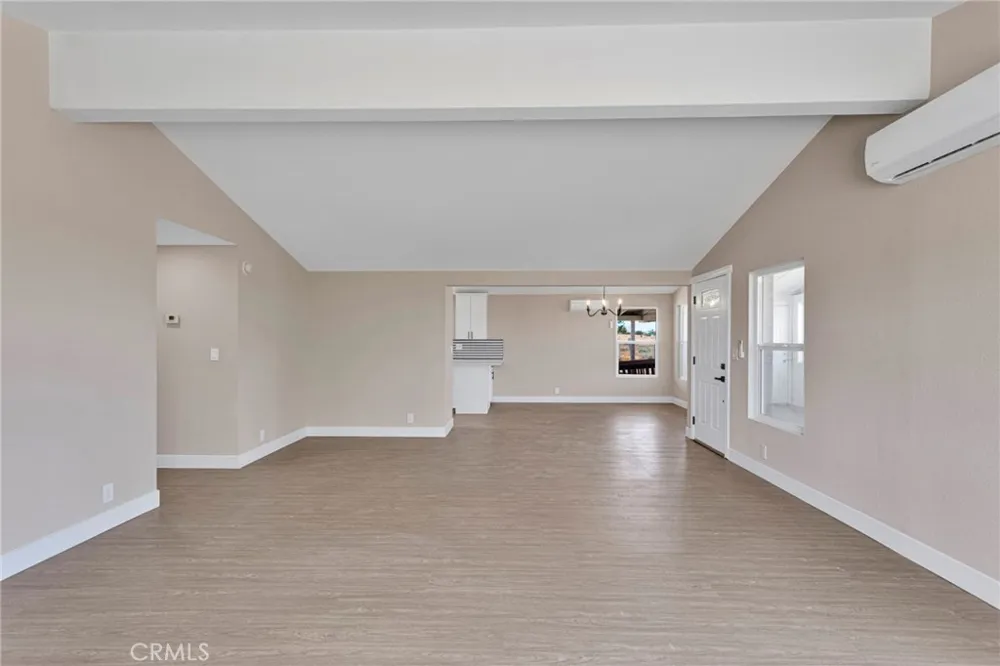 9283 Atsina Phelan, CA 92371