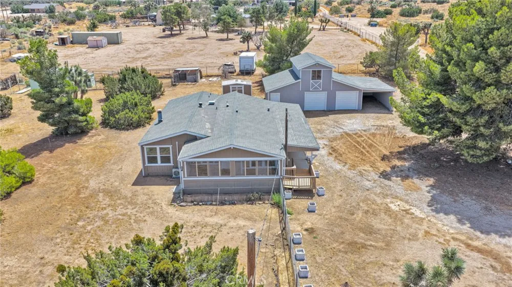 9283 Atsina Phelan, CA 92371