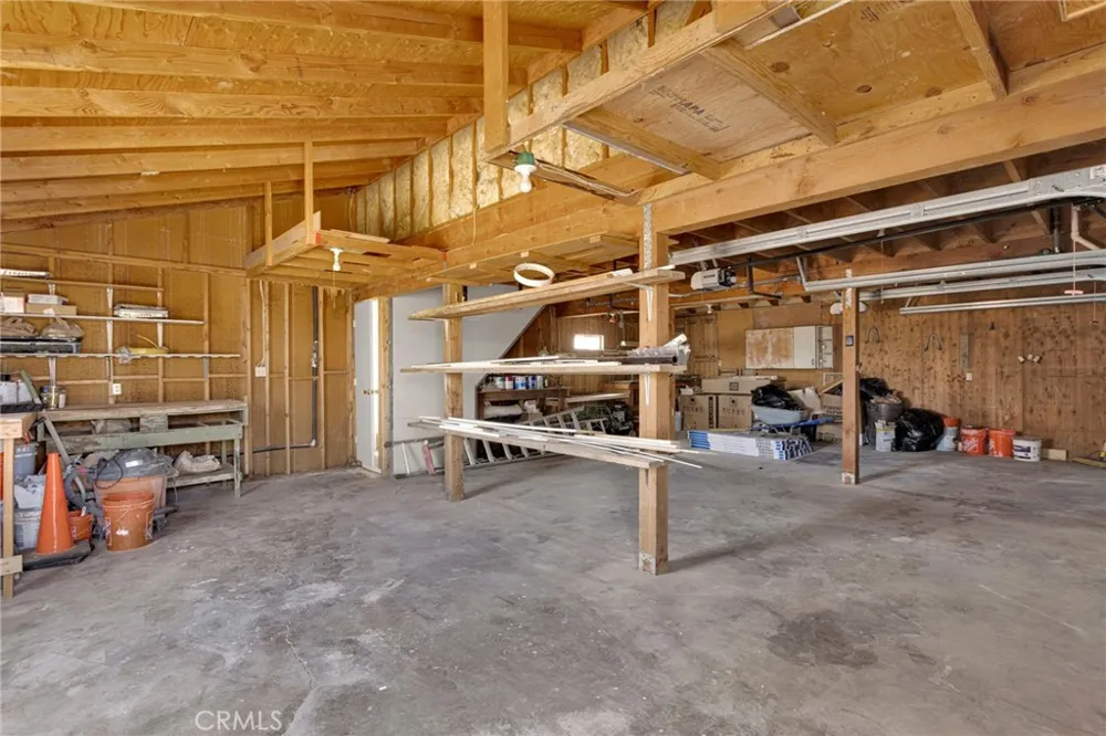 9283 Atsina Phelan, CA 92371