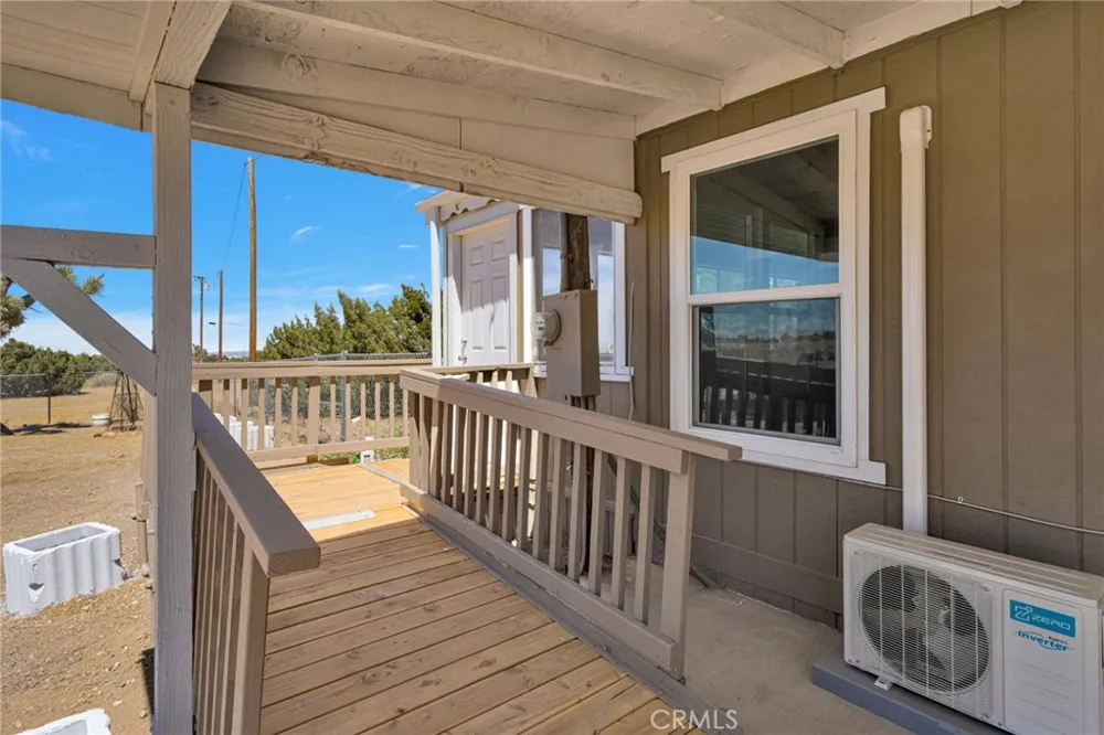 9283 Atsina Phelan, CA 92371