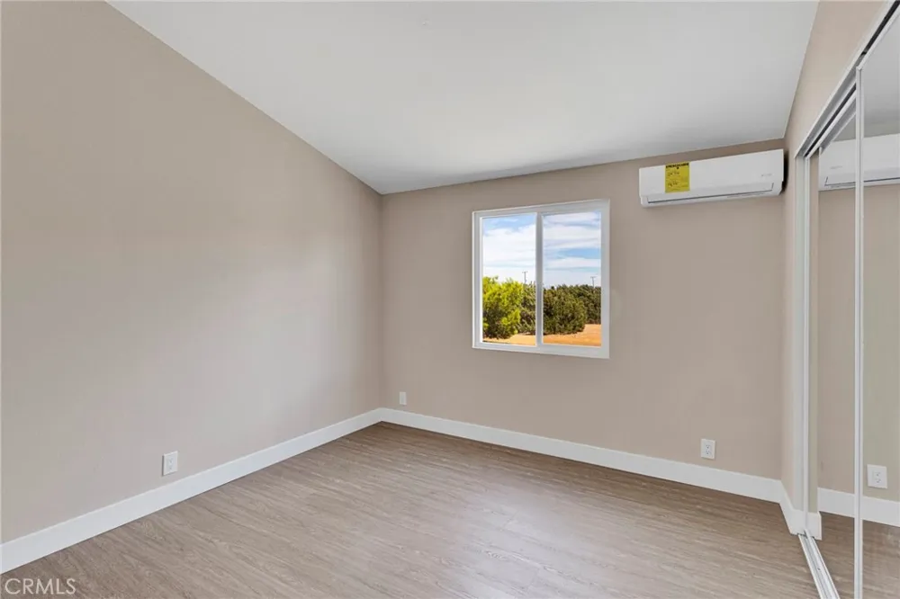 9283 Atsina Phelan, CA 92371