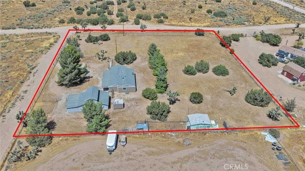 9283 Atsina Phelan, CA 92371