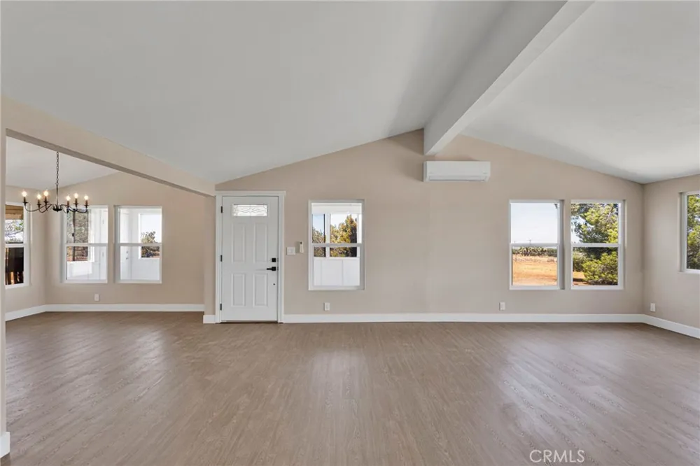 9283 Atsina Phelan, CA 92371