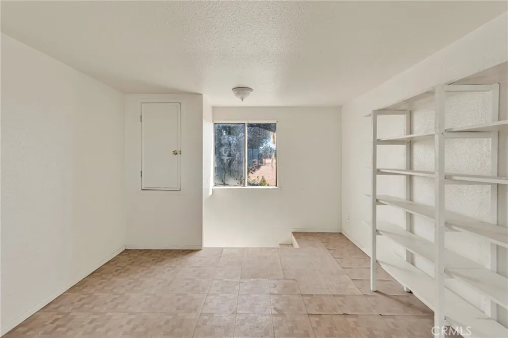 9283 Atsina Phelan, CA 92371
