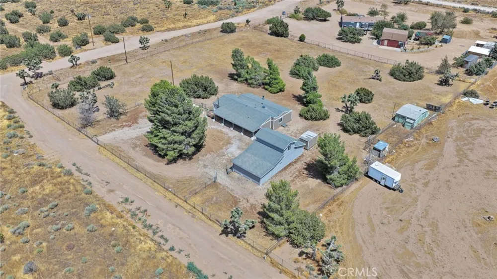 9283 Atsina Phelan, CA 92371
