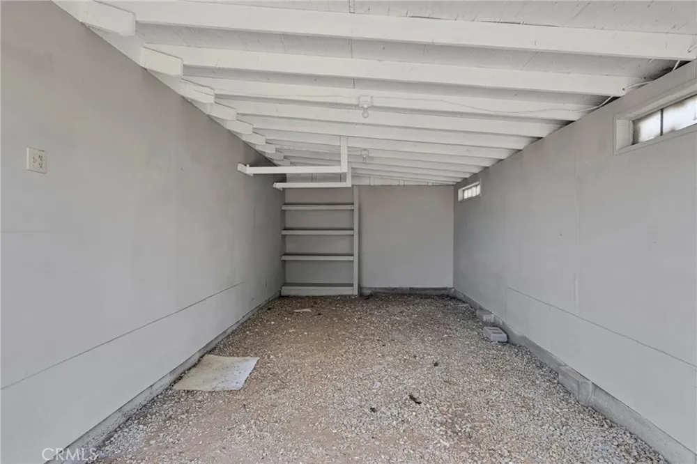 9283 Atsina Phelan, CA 92371