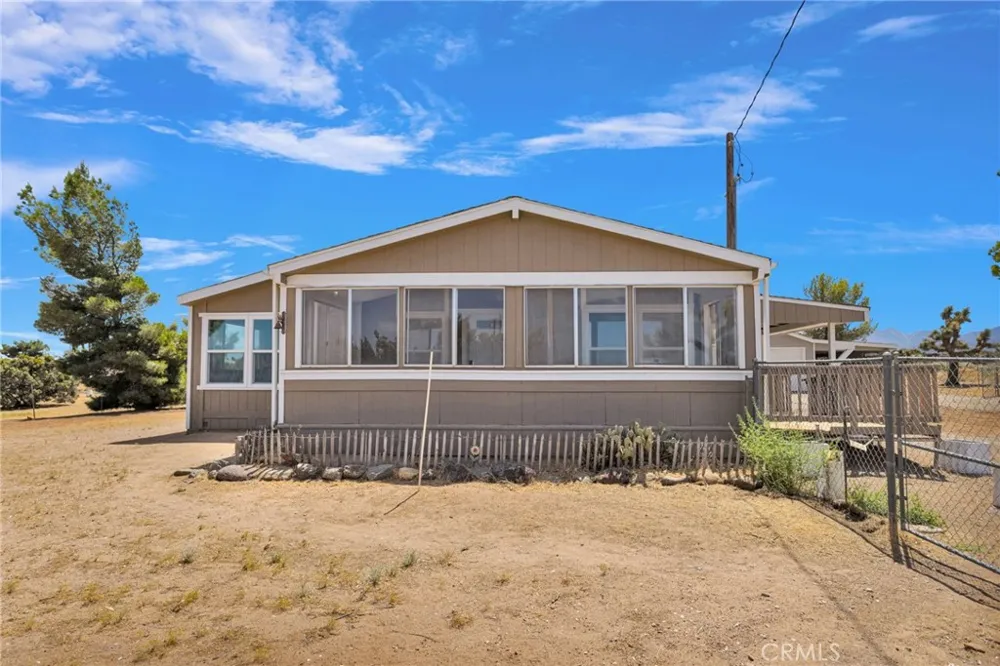 9283 Atsina Phelan, CA 92371