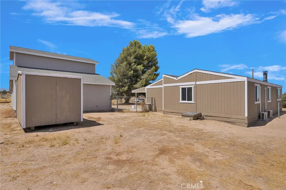 9283 Atsina Phelan, CA 92371