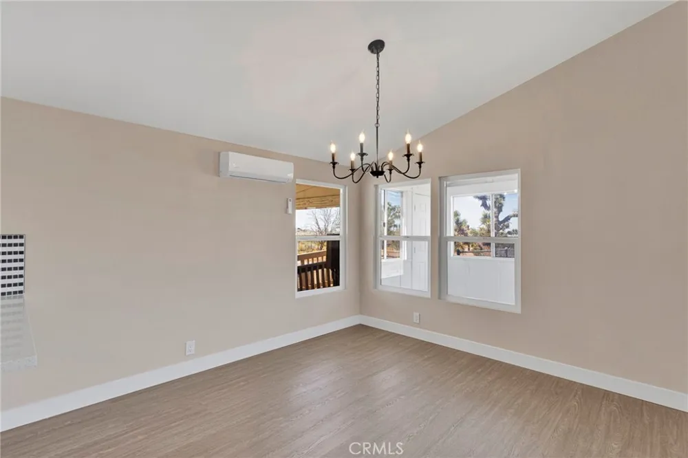 9283 Atsina Phelan, CA 92371