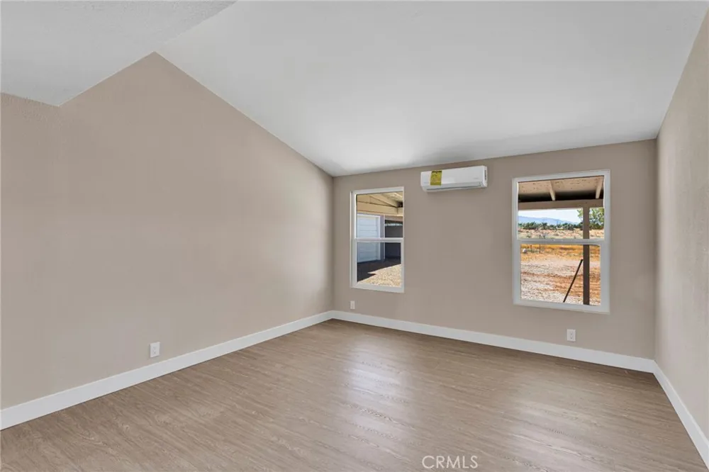 9283 Atsina Phelan, CA 92371