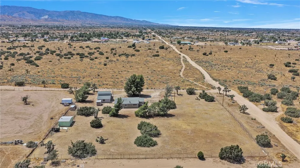 9283 Atsina Phelan, CA 92371