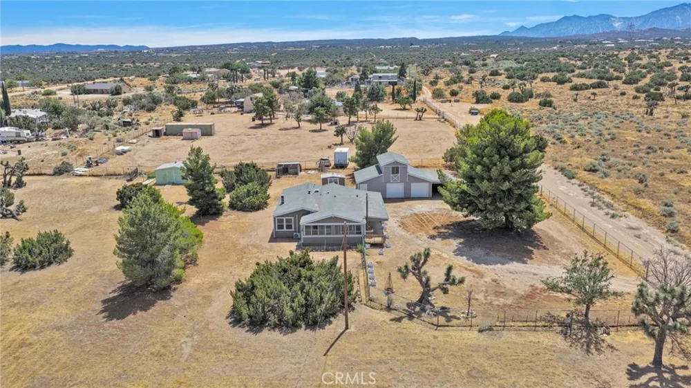 9283 Atsina Phelan, CA 92371