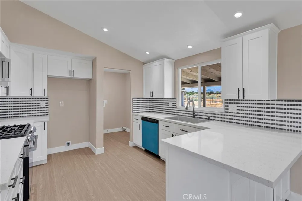 9283 Atsina Phelan, CA 92371