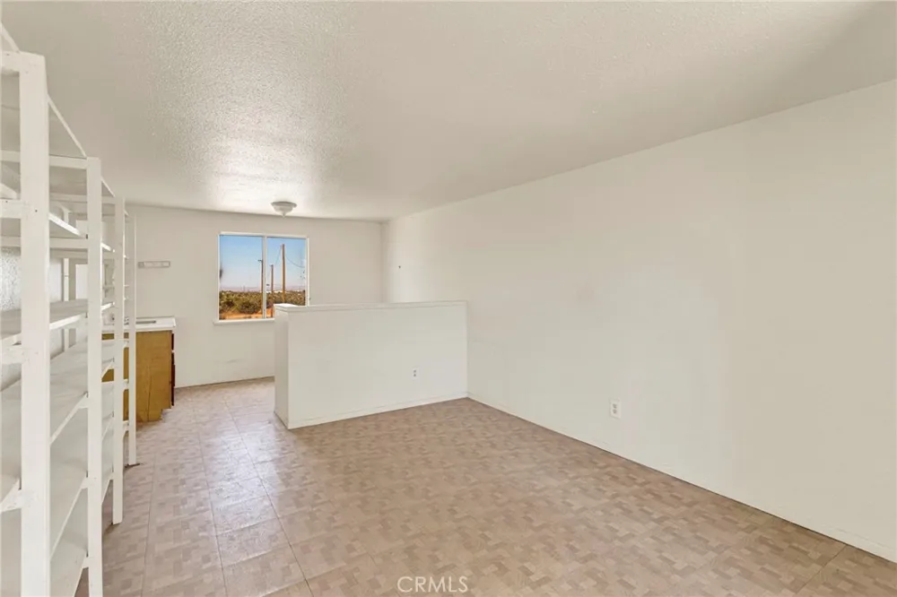 9283 Atsina Phelan, CA 92371