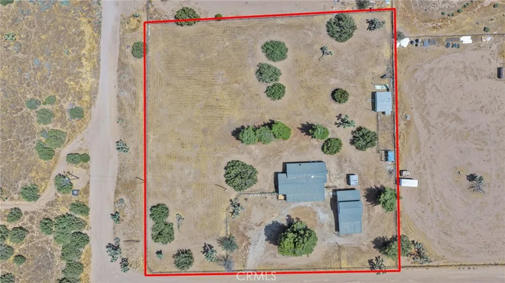 9283 Atsina Phelan, CA 92371