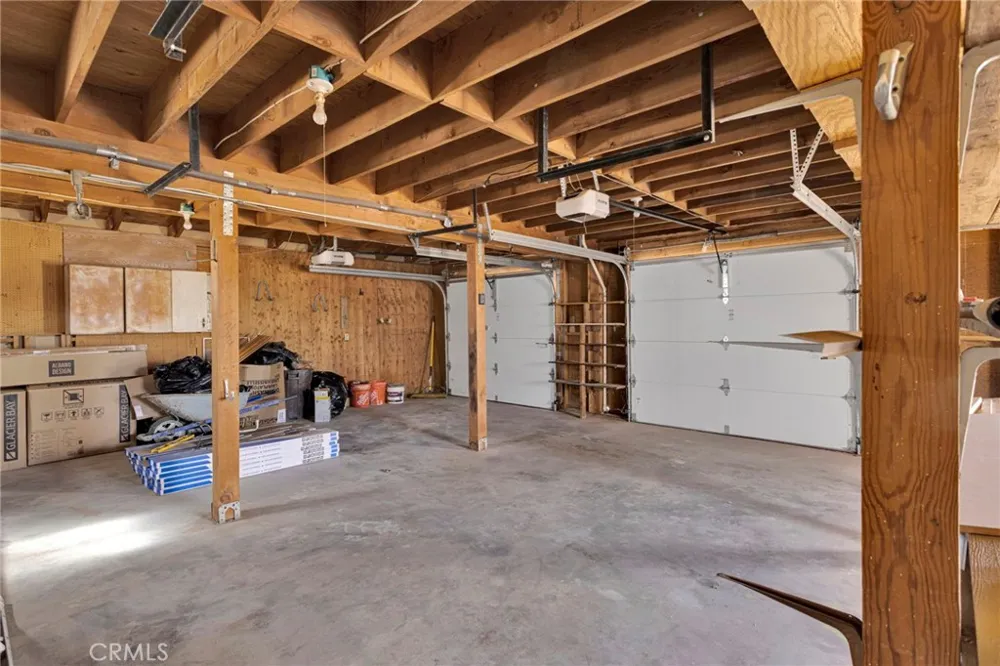 9283 Atsina Phelan, CA 92371